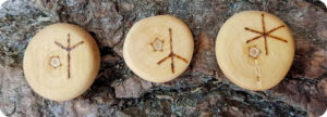 Runen aus Pappelholz - Frieden